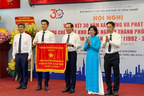 Bí thư Thành ủy TP.HCM: Loại bỏ khu công nghiệp không khả thi ra khỏi quy hoạch