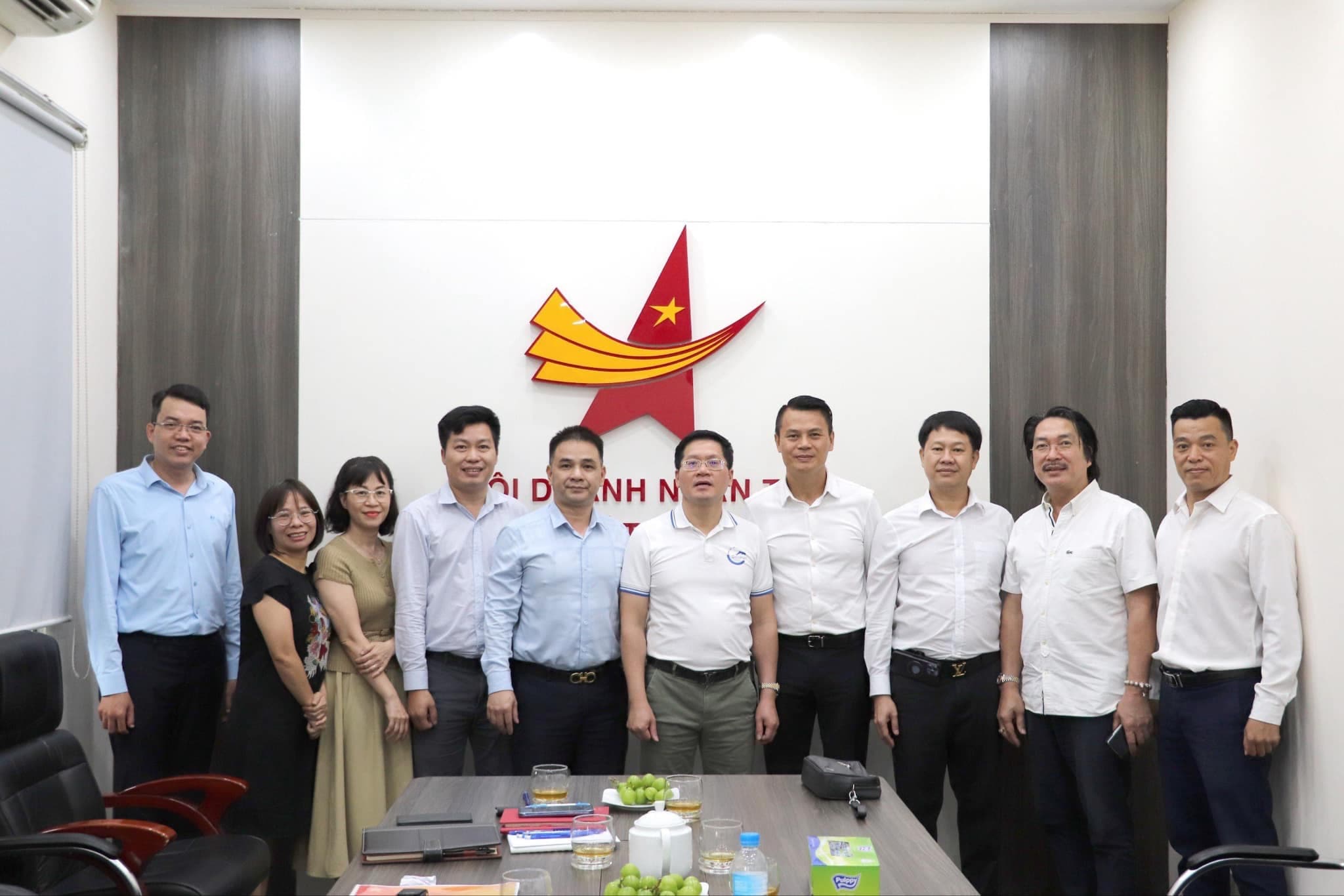 T.Ư HỘI DNT VIỆT NAM LÀM VIỆC VỚI THƯỜNG TRỰC CLB SAO VÀNG ĐẤT VIỆT