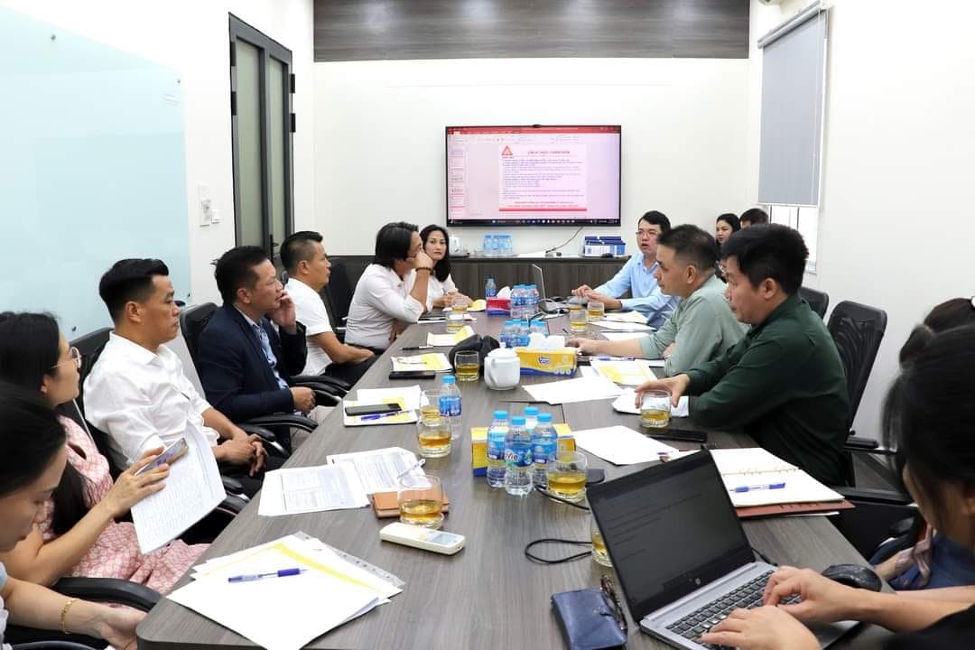 TRUNG ƯƠNG HỘI DOANH NHÂN TRẺ VIỆT NAM LÀM VIỆC VỚI CLB SAO VÀNG ĐẤT VIỆT