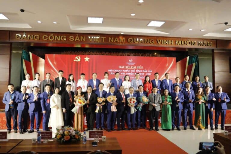 CLB SAO VÀNG ĐẤT VIỆT DỰ VÀ CHÚC MỪNG ĐẠI HỘI HỘI DNT TỈNH ĐẮK LẮK LẦN THỨ VIII, NHIỆM KỲ 2024 2027