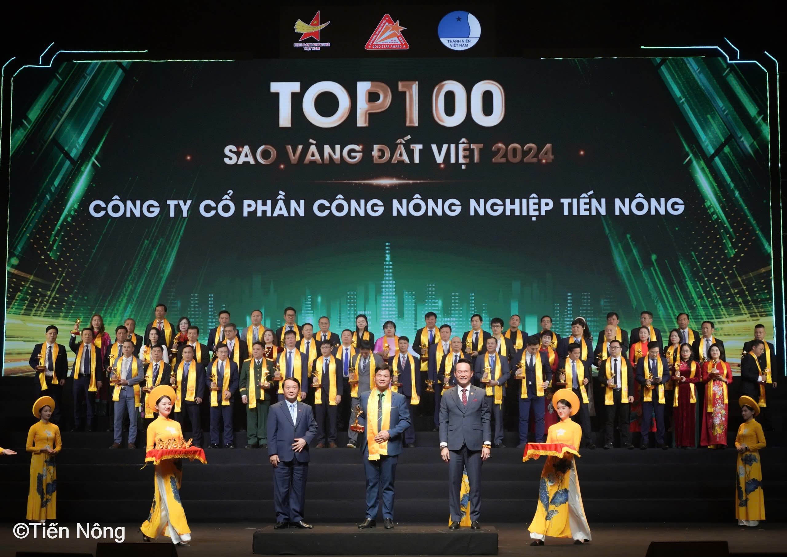 CÔNG TY CỔ PHẦN CÔNG NÔNG NGHIỆP TIẾN NỐNG TIẾN NÔNG NHẬN GIẢI THƯỞNG SAO VÀNG ĐẤT VIỆT 2024