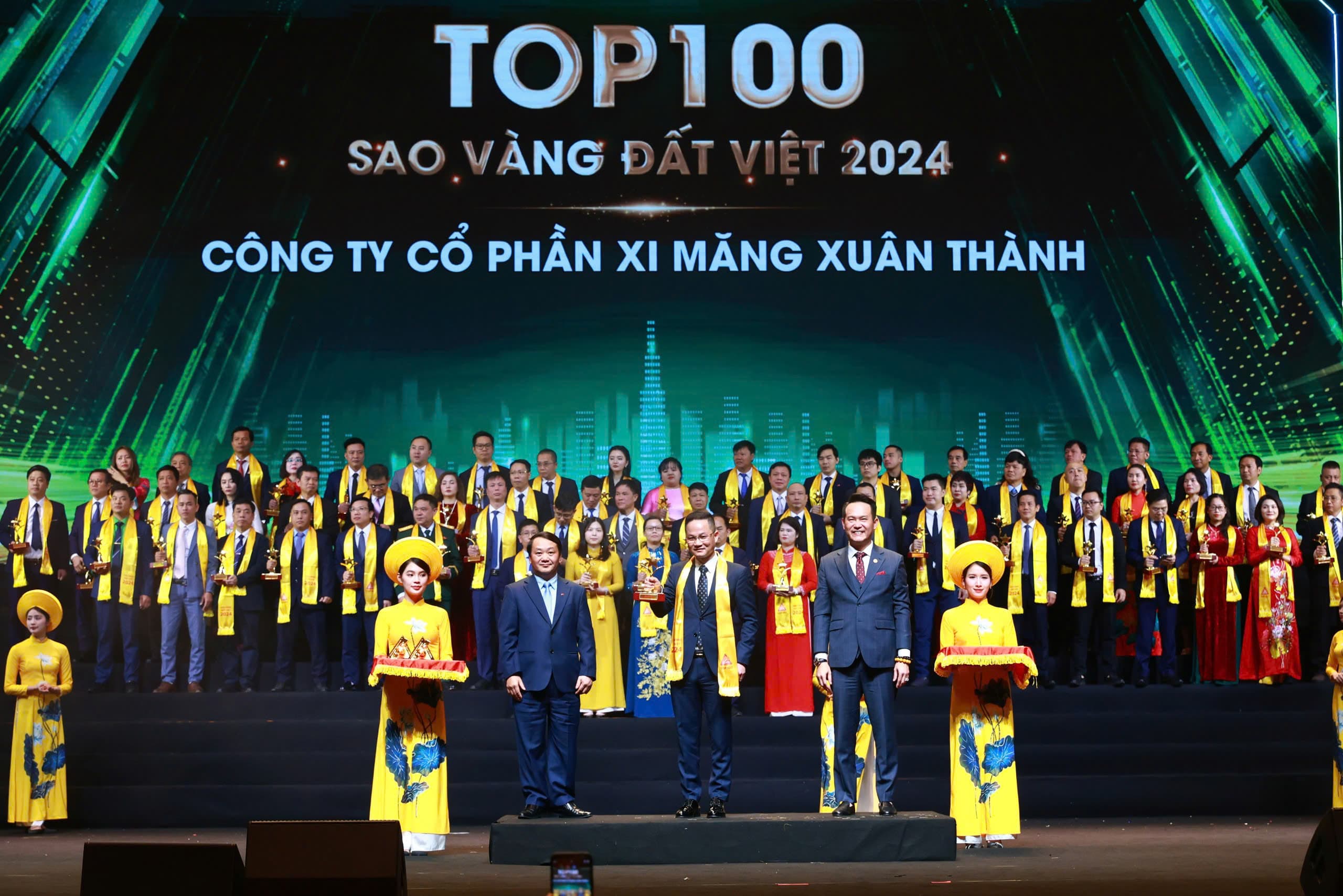 XI MĂNG XUÂN THÀNH LẦN THỨ 4 ĐƯỢC VINH DANH GIẢI THƯỞNG SAO VÀNG ĐẤT VIỆT