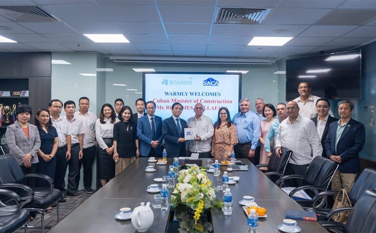 Tập đoàn Xây dựng Hòa Bình đón tiếp Bộ trưởng Bộ Xây dựng Cu Ba