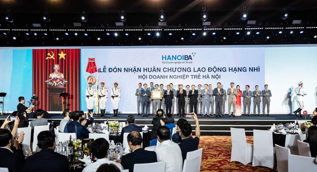 LỄ KỶ NIỆM 30 NĂM PHONG TRÀO DOANH NGHIỆP TRẺ HÀ NỘI ( 2003 2023) VÀ ĐÓN NHẬN HUÂN CHƯƠNG LAO ĐỘNG HẠNG NHÌ