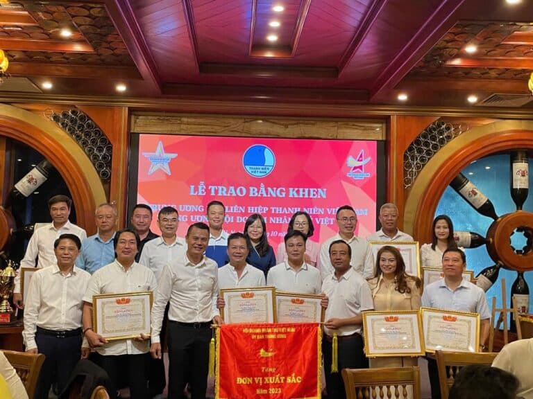CLB SAO VÀNG ĐẤT VIỆT TỔ CHỨC THÀNH CÔNG CHƯƠNG TRÌNH GIAO LƯU GOLF GẶP MẶT DOANH NHÂN SAO VÀNG ĐẤT VIỆT VÀ NHỮNG NGƯỜI BẠN NHÂN DỊP CHÀO MỪNG 20 NĂM NGÀY DOANH NHÂN VIỆT NAM 13/10.