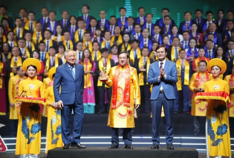 NGÂN HÀNG THƯƠNG MẠI CỔ PHẦN ĐẦU TƯ VÀ PHÁT TRIỂN VIỆT NAM BIDV VINH DANH TOP 10 SAO VÀNG ĐẤT VIỆT 2024