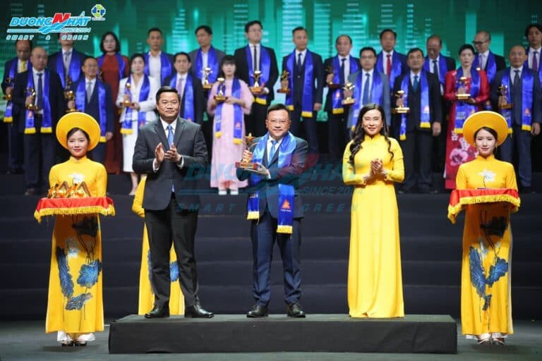 CHÚC MỪNG DƯƠNG NHẬT LẦN THỨ 4 LIÊN TIẾP NHẬN GIẢI THƯỞNG SAO VÀNG ĐẤT VIỆT