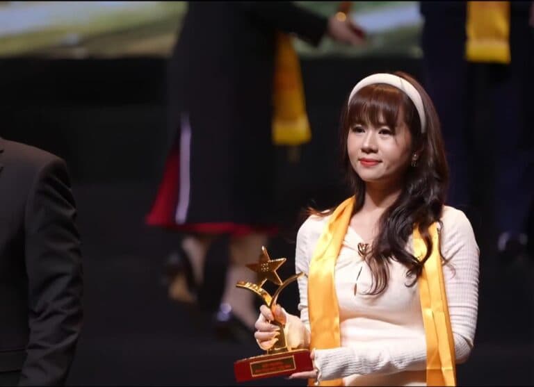 GOLDSUN MEDIA VINH DỰ NHẬN GIẢI THƯỞNG TOP 100 DOANH NGHIỆP SAO VÀNG ĐẤT VIỆT 2024