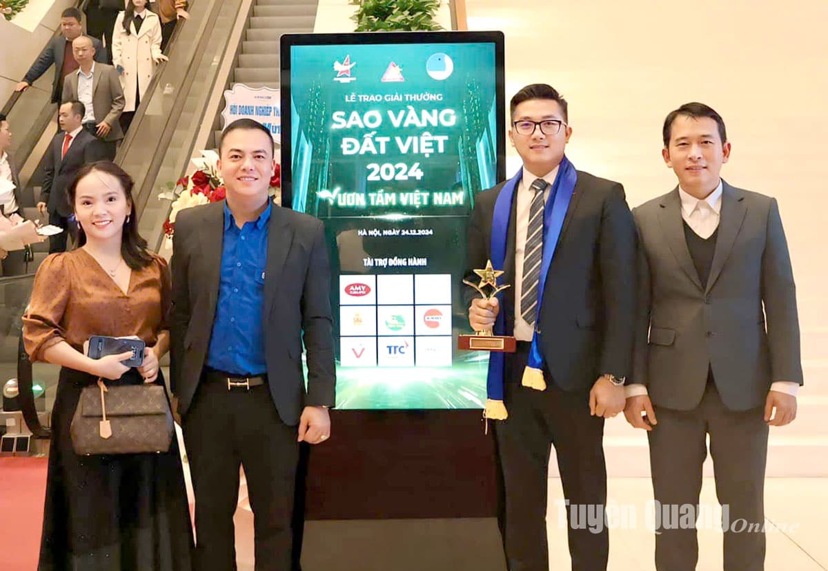 CÔNG TY TNHH THƯƠNG MẠI VÀ SẢN XUẤT KHÁNH XUÂN NHẬN GIẢI THƯỞNG SAO VÀNG ĐẤT VIỆT 2024