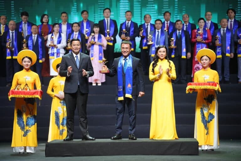 CÔNG TY KIỀU HỐI ĐÔNG Á VINH DỰ NHẬN GIẢI THƯỞNG “TOP 200 GIẢI THƯỞNG SAO VÀNG ĐẤT VIỆT 2024” ️