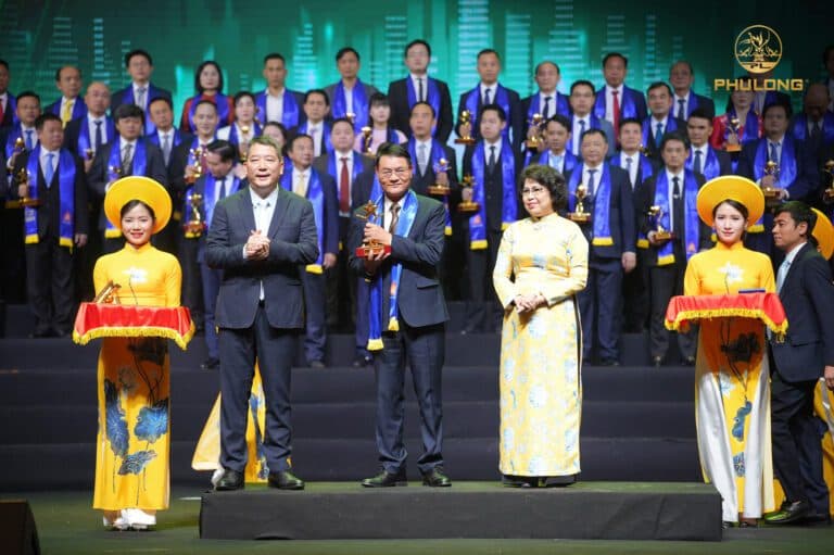 GIẢI THƯỞNG SAO VÀNG ĐẤT VIỆT KHẲNG ĐỊNH KHÁT VỌNG DẪN ĐẦU CỦA PHÚ LONG