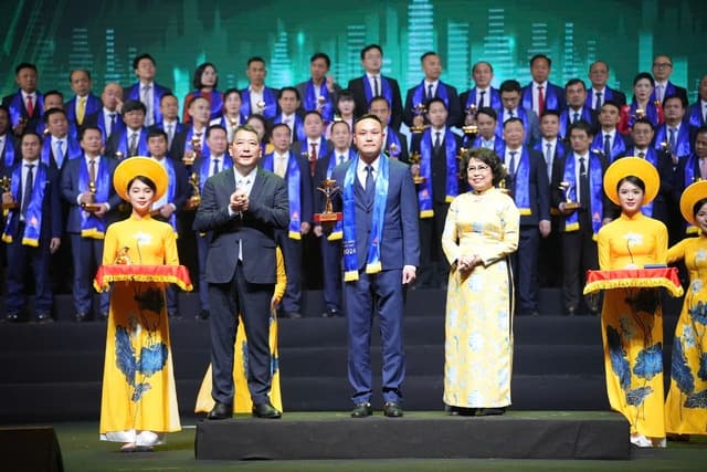 XUÂN NGHIÊM GAS VINH DANH TOP 200 GIẢI THƯỞNG SAO VÀNG ĐẤT VIỆT
